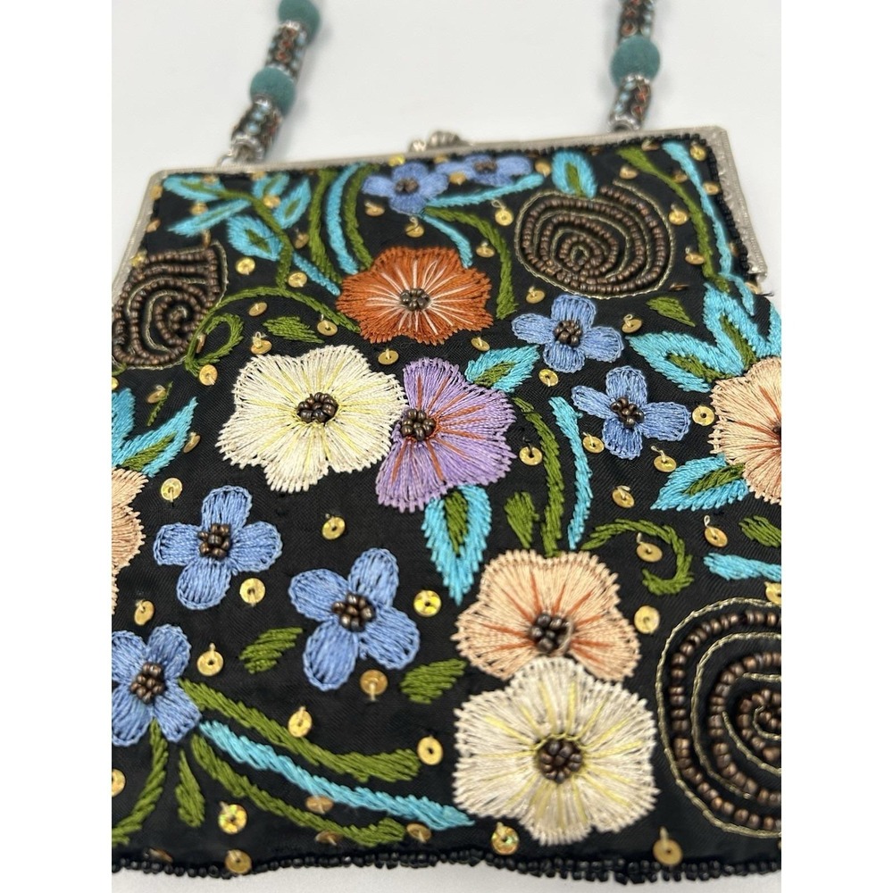 Bougainvillea Floral Beaded Embroidered Sequin Kiss Lock Clutch Strap Lined - Picture 4 of 10